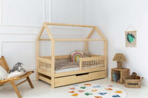 Domečková dětská postel z borovicového dřeva s úložným prostorem a výsuvným lůžkem v přírodní barvě 90x160 cm Mila MBW – Adeko
